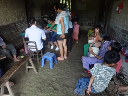 ˾���ַ�ƶ������Ա��ƽ������̫���뻧����ƶ������ͥ״��